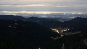 Dieses Bild zeigt eine Webcam-Aufnahme vom Achertal, aufgenommen am Mittwoch, den 03.12.2025 um 00:00 Uhr. Die Temperatur betrug 5.2°C.