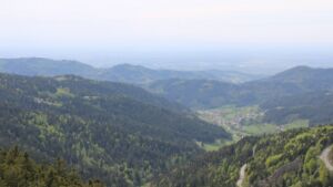 Dieses Bild zeigt eine Webcam-Aufnahme vom Achertal, aufgenommen am Dienstag, den 28.04.2026 um 16:10 Uhr. Die Temperatur betrug 15.2°C.