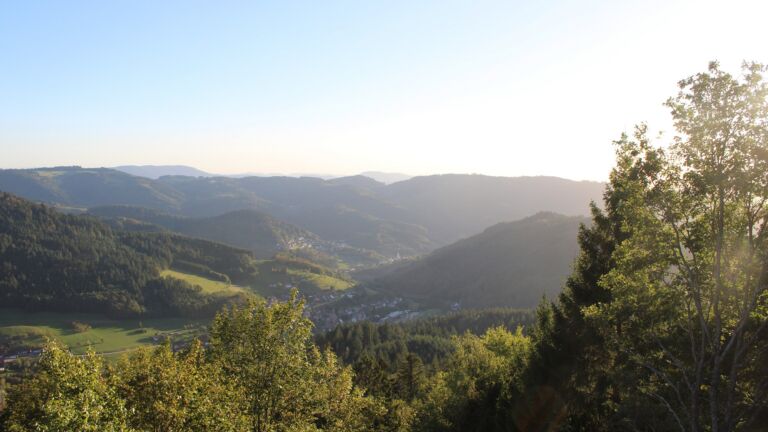 Dieses Bild zeigt eine Webcam-Aufnahme vom Achertal, aufgenommen am Dienstag, den 22.09.2026 um 18:30 Uhr. Die Temperatur betrug 21.5°C.