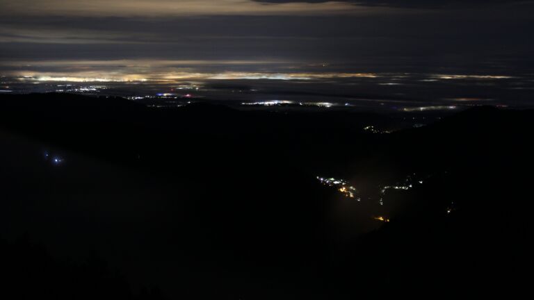 Dieses Bild zeigt eine Webcam-Aufnahme vom Achertal, aufgenommen am Freitag, den 26.09.2025 um 02:30 Uhr. Die Temperatur betrug 5.2°C.