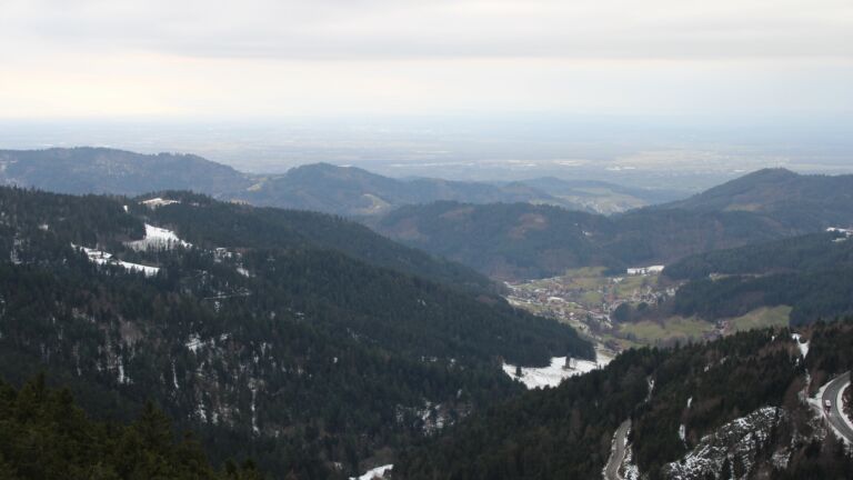 Dieses Bild zeigt eine Webcam-Aufnahme vom Achertal, aufgenommen am Mittwoch, den 14.01.2026 um 15:40 Uhr. Die Temperatur betrug 5.4°C.