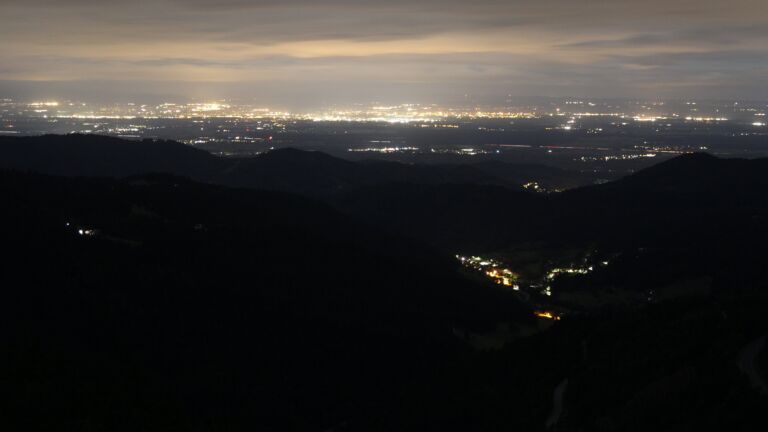 Dieses Bild zeigt eine Webcam-Aufnahme vom Achertal, aufgenommen am Donnerstag, den 11.09.2025 um 04:30 Uhr. Die Temperatur betrug 11.5°C.