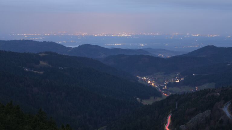 Dieses Bild zeigt eine Webcam-Aufnahme vom Achertal, aufgenommen am Samstag, den 20.12.2025 um 07:40 Uhr. Die Temperatur betrug 5.6°C.