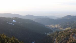 Dieses Bild zeigt eine Webcam-Aufnahme vom Achertal, aufgenommen am Freitag, den 16.01.2026 um 16:00 Uhr. Die Temperatur betrug 9.3°C.