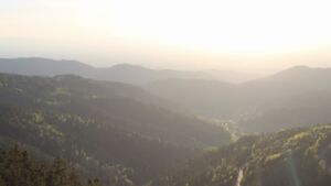 Dieses Bild zeigt eine Webcam-Aufnahme vom Achertal, aufgenommen am Samstag, den 25.04.2026 um 19:50 Uhr. Die Temperatur betrug 13.4°C.