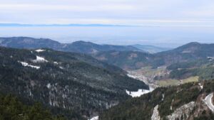 Dieses Bild zeigt eine Webcam-Aufnahme vom Achertal, aufgenommen am Sonntag, den 23.11.2025 um 11:10 Uhr. Die Temperatur betrug 0°C.