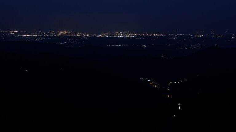 Dieses Bild zeigt eine Webcam-Aufnahme vom Achertal, aufgenommen am Samstag, den 10.05.2025 um 04:40 Uhr. Die Temperatur betrug 4.3°C.