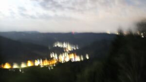 Dieses Bild zeigt eine Webcam-Aufnahme vom Achertal, aufgenommen am Montag, den 24.08.2026 um 23:30 Uhr. Die Temperatur betrug 17.4°C.