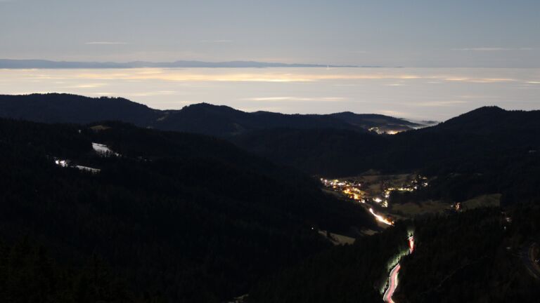 Dieses Bild zeigt eine Webcam-Aufnahme vom Achertal, aufgenommen am Mittwoch, den 04.02.2026 um 05:50 Uhr. Die Temperatur betrug 3.8°C.