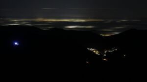 Dieses Bild zeigt eine Webcam-Aufnahme vom Achertal, aufgenommen am Mittwoch, den 17.12.2025 um 03:30 Uhr. Die Temperatur betrug 7.2°C.