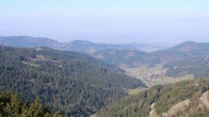 Dieses Bild zeigt eine Webcam-Aufnahme vom Achertal, aufgenommen am Freitag, den 20.03.2026 um 09:30 Uhr. Die Temperatur betrug 5.9°C.