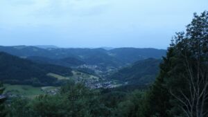 Dieses Bild zeigt eine Webcam-Aufnahme vom Achertal, aufgenommen am Dienstag, den 16.06.2026 um 05:10 Uhr. Die Temperatur betrug 17°C.