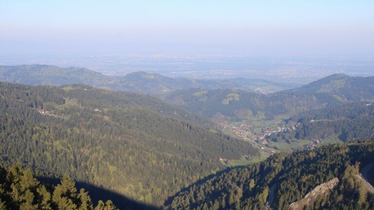 Dieses Bild zeigt eine Webcam-Aufnahme vom Achertal, aufgenommen am Mittwoch, den 22.04.2026 um 08:00 Uhr. Die Temperatur betrug 1.9°C.