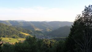 Dieses Bild zeigt eine Webcam-Aufnahme vom Achertal, aufgenommen am Samstag, den 13.06.2026 um 20:40 Uhr. Die Temperatur betrug 19.7°C.