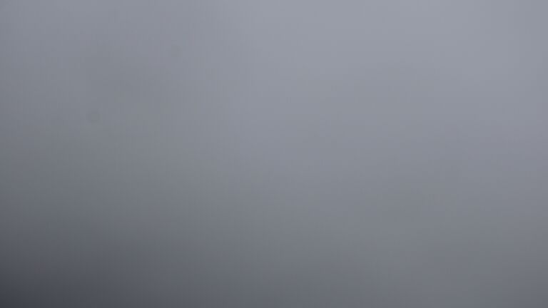 Dieses Bild zeigt eine Webcam-Aufnahme vom Achertal, aufgenommen am Sonntag, den 30.11.2025 um 15:10 Uhr. Die Temperatur betrug 0.4°C.