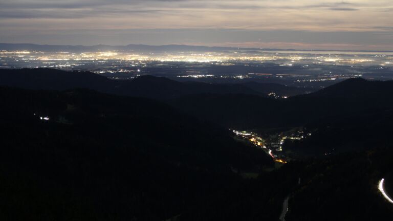 Dieses Bild zeigt eine Webcam-Aufnahme vom Achertal, aufgenommen am Mittwoch, den 05.11.2025 um 06:00 Uhr. Die Temperatur betrug 11.8°C.