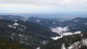 Dieses Bild zeigt eine Webcam-Aufnahme vom Achertal, aufgenommen am Dienstag, den 13.01.2026 um 09:30 Uhr. Die Temperatur betrug 4.4°C.