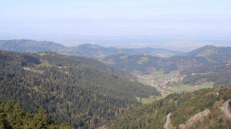 Dieses Bild zeigt eine Webcam-Aufnahme vom Achertal, aufgenommen am Samstag, den 18.04.2026 um 09:20 Uhr. Die Temperatur betrug 14.1°C.