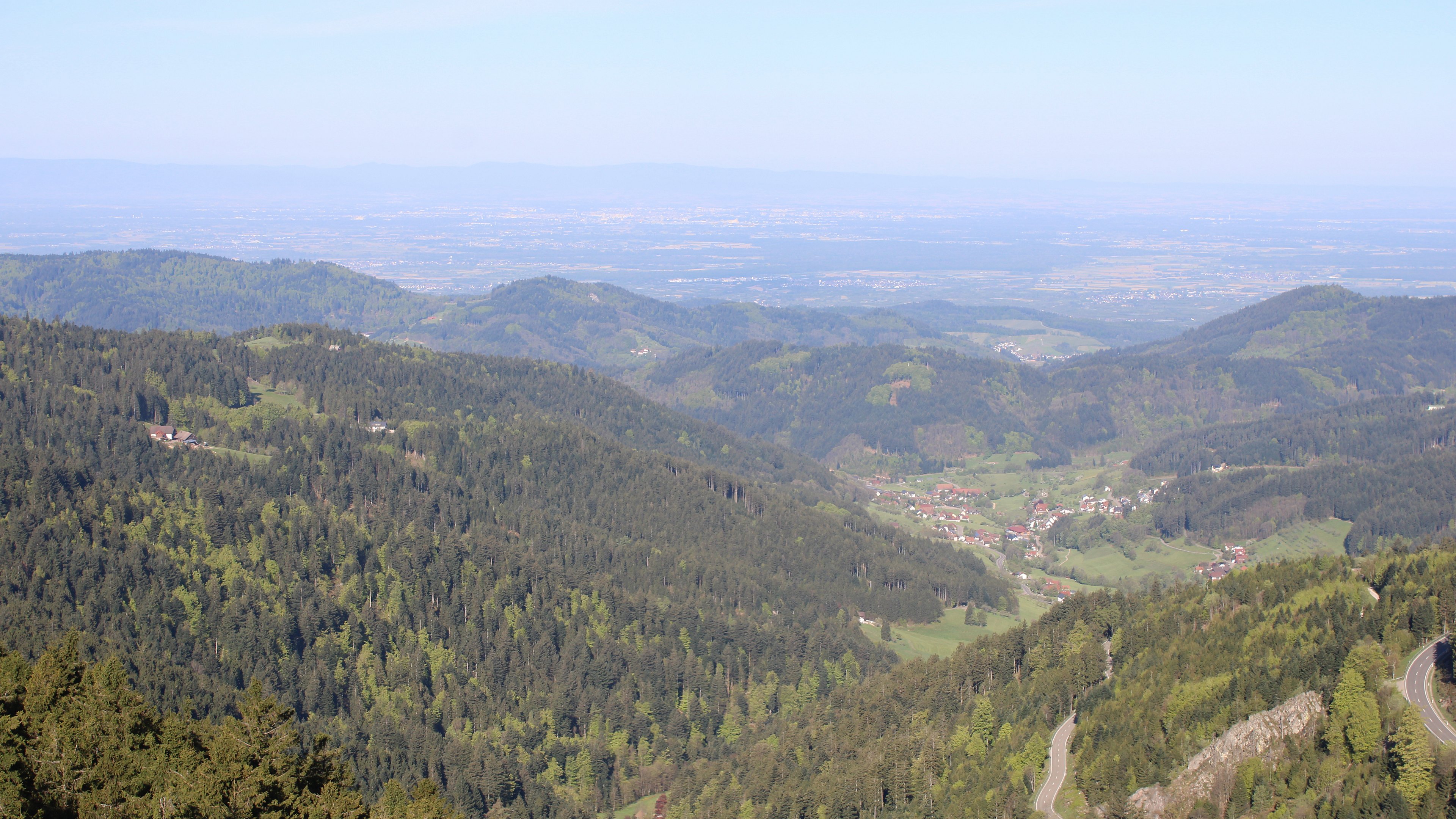 Dieses Bild zeigt eine Webcam-Aufnahme vom Achertal, aufgenommen am Sonntag, den 26.04.2026 um 09:10 Uhr. Die Temperatur betrug 8.1°C.