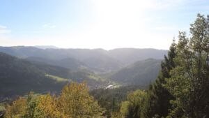Dieses Bild zeigt eine Webcam-Aufnahme vom Achertal, aufgenommen am Donnerstag, den 29.10.2026 um 15:10 Uhr. Die Temperatur betrug 12.5°C.