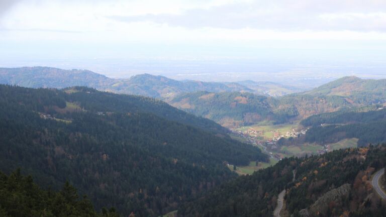 Dieses Bild zeigt eine Webcam-Aufnahme vom Achertal, aufgenommen am Dienstag, den 11.11.2025 um 10:30 Uhr. Die Temperatur betrug 6°C.