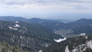 Dieses Bild zeigt eine Webcam-Aufnahme vom Achertal, aufgenommen am Sonntag, den 29.03.2026 um 15:40 Uhr. Die Temperatur betrug 3.2°C.