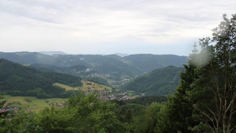 Dieses Bild zeigt eine Webcam-Aufnahme vom Achertal, aufgenommen am Montag, den 08.06.2026 um 18:40 Uhr. Die Temperatur betrug 16.2°C.