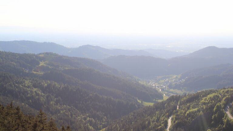 Dieses Bild zeigt eine Webcam-Aufnahme vom Achertal, aufgenommen am Sonntag, den 11.05.2025 um 19:20 Uhr. Die Temperatur betrug 15.4°C.