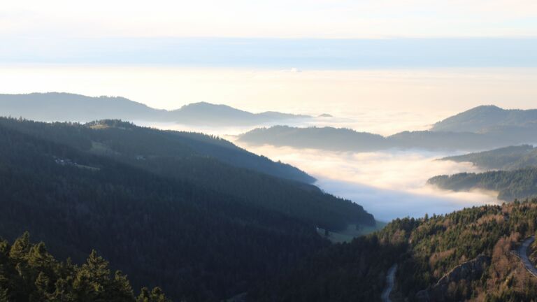 Dieses Bild zeigt eine Webcam-Aufnahme vom Achertal, aufgenommen am Mittwoch, den 03.12.2025 um 15:40 Uhr. Die Temperatur betrug 5.2°C.