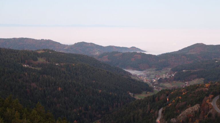 Dieses Bild zeigt eine Webcam-Aufnahme vom Achertal, aufgenommen am Freitag, den 07.11.2025 um 07:00 Uhr. Die Temperatur betrug 8.5°C.