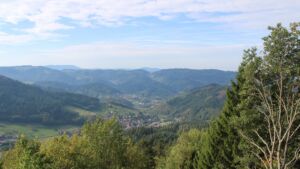 Dieses Bild zeigt eine Webcam-Aufnahme vom Achertal, aufgenommen am Mittwoch, den 30.09.2026 um 10:50 Uhr. Die Temperatur betrug 26.4°C.