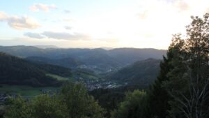 Dieses Bild zeigt eine Webcam-Aufnahme vom Achertal, aufgenommen am Samstag, den 10.10.2026 um 18:20 Uhr. Die Temperatur betrug 10°C.
