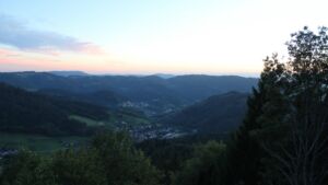 Dieses Bild zeigt eine Webcam-Aufnahme vom Achertal, aufgenommen am Mittwoch, den 23.09.2026 um 19:30 Uhr. Die Temperatur betrug 17.1°C.