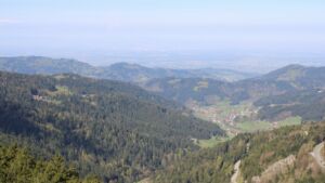 Dieses Bild zeigt eine Webcam-Aufnahme vom Achertal, aufgenommen am Samstag, den 18.04.2026 um 10:40 Uhr. Die Temperatur betrug 13.9°C.