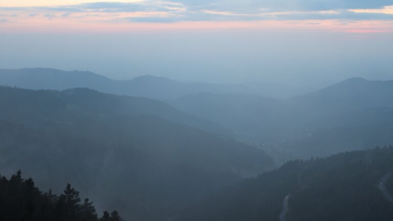 Dieses Bild zeigt eine Webcam-Aufnahme vom Achertal, aufgenommen am Dienstag, den 14.04.2026 um 20:30 Uhr. Die Temperatur betrug 2.9°C.