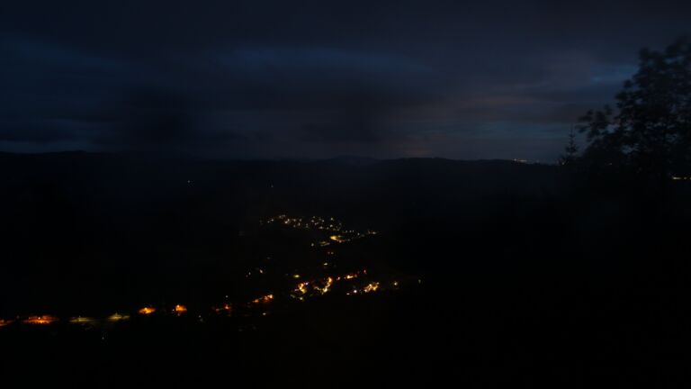 Dieses Bild zeigt eine Webcam-Aufnahme vom Achertal, aufgenommen am Mittwoch, den 20.05.2026 um 04:40 Uhr. Die Temperatur betrug 9.5°C.