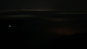 Dieses Bild zeigt eine Webcam-Aufnahme vom Achertal, aufgenommen am Dienstag, den 23.12.2025 um 02:30 Uhr. Die Temperatur betrug 7.4°C.