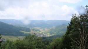Dieses Bild zeigt eine Webcam-Aufnahme vom Achertal, aufgenommen am Montag, den 27.07.2026 um 11:20 Uhr. Die Temperatur betrug 16.3°C.
