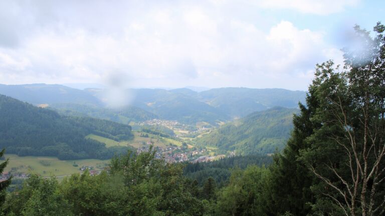Dieses Bild zeigt eine Webcam-Aufnahme vom Achertal, aufgenommen am Montag, den 27.07.2026 um 11:20 Uhr. Die Temperatur betrug 16.3°C.