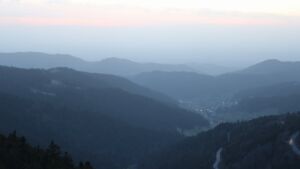 Dieses Bild zeigt eine Webcam-Aufnahme vom Achertal, aufgenommen am Montag, den 09.03.2026 um 18:40 Uhr. Die Temperatur betrug 9.4°C.