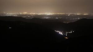 Dieses Bild zeigt eine Webcam-Aufnahme vom Achertal, aufgenommen am Samstag, den 15.11.2025 um 00:00 Uhr. Die Temperatur betrug 14.7°C.