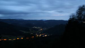 Dieses Bild zeigt eine Webcam-Aufnahme vom Achertal, aufgenommen am Samstag, den 13.06.2026 um 04:40 Uhr. Die Temperatur betrug 14.1°C.
