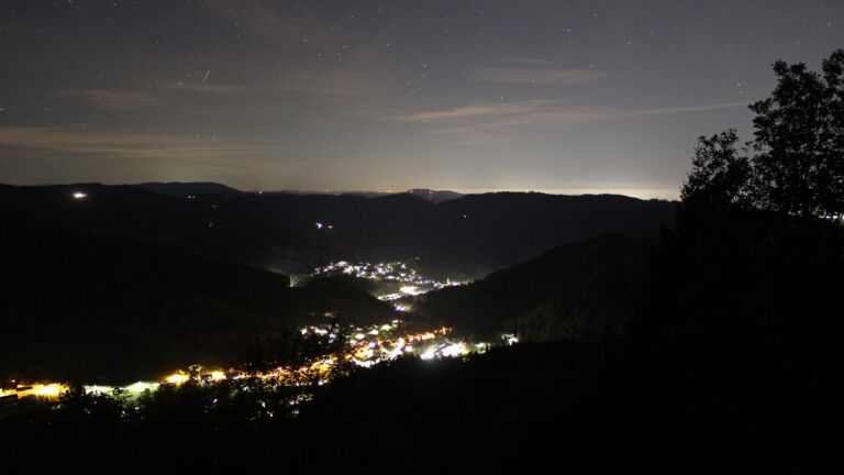 Dieses Bild zeigt eine Webcam-Aufnahme vom Achertal, aufgenommen am Donnerstag, den 15.10.2026 um 06:10 Uhr. Die Temperatur betrug 11.8°C.