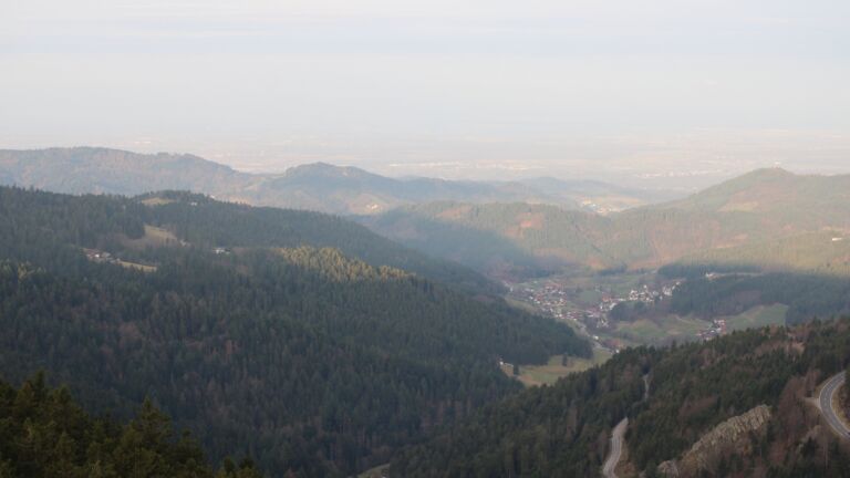 Dieses Bild zeigt eine Webcam-Aufnahme vom Achertal, aufgenommen am Samstag, den 28.02.2026 um 08:00 Uhr. Die Temperatur betrug 5.4°C.