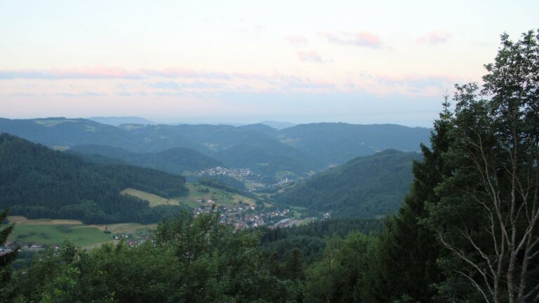 Dieses Bild zeigt eine Webcam-Aufnahme vom Achertal, aufgenommen am Donnerstag, den 02.07.2026 um 05:40 Uhr. Die Temperatur betrug 16.3°C.