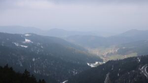 Dieses Bild zeigt eine Webcam-Aufnahme vom Achertal, aufgenommen am Freitag, den 03.04.2026 um 09:50 Uhr. Die Temperatur betrug 2.6°C.