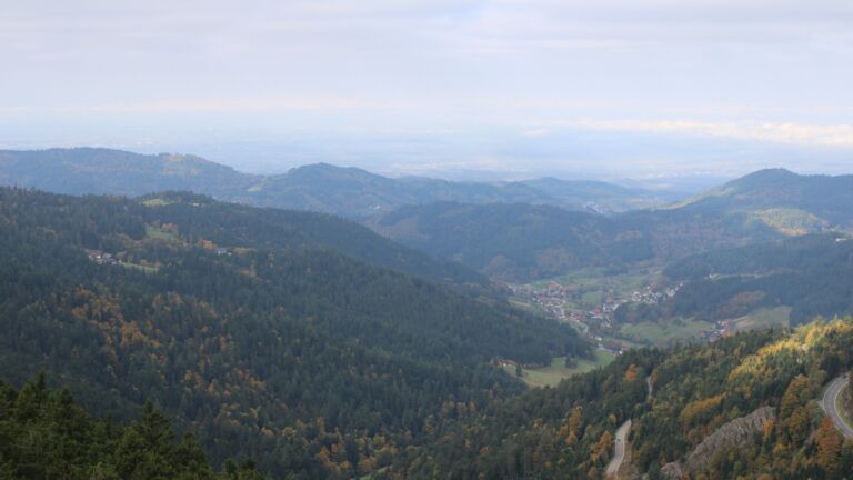 Dieses Bild zeigt eine Webcam-Aufnahme vom Achertal, aufgenommen am Sonntag, den 12.10.2025 um 10:40 Uhr. Die Temperatur betrug 7.3°C.