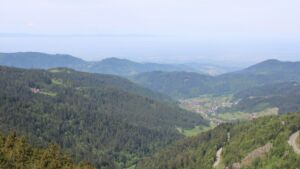 Dieses Bild zeigt eine Webcam-Aufnahme vom Achertal, aufgenommen am Sonntag, den 10.05.2026 um 11:20 Uhr. Die Temperatur betrug 18.3°C.