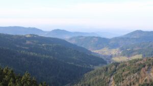 Dieses Bild zeigt eine Webcam-Aufnahme vom Achertal, aufgenommen am Freitag, den 12.12.2025 um 12:40 Uhr. Die Temperatur betrug 10.7°C.