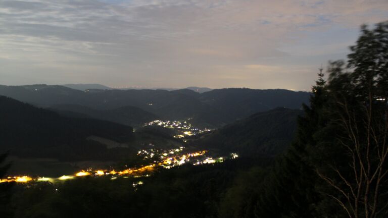 Dieses Bild zeigt eine Webcam-Aufnahme vom Achertal, aufgenommen am Montag, den 29.06.2026 um 23:20 Uhr. Die Temperatur betrug 20.2°C.